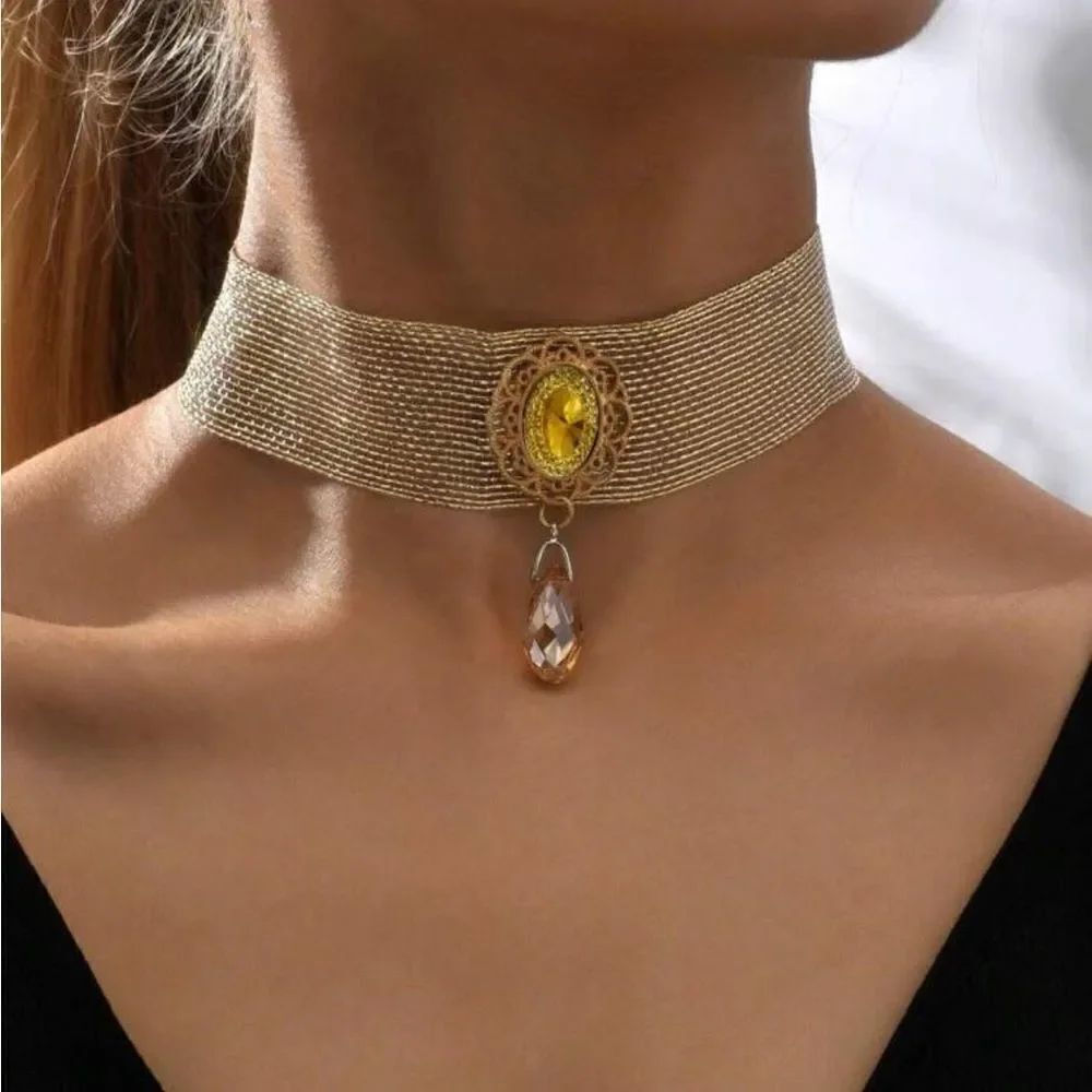 Elegant Gold Choker Necklace N984